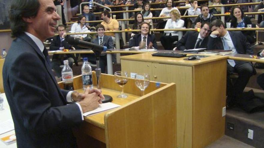 El ex presidente del gobierno español, José María Aznar, durante una conferencia en la Harvard