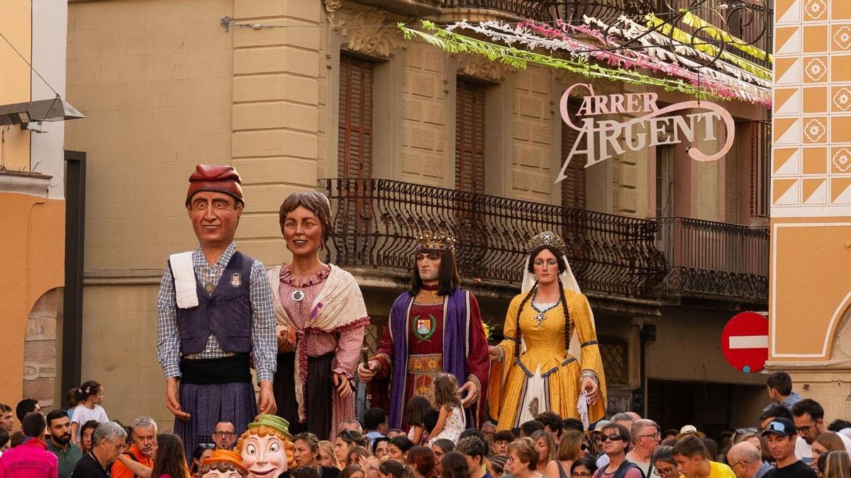 Els gegants del Bisbalet i els del Poble Sec d’Igualada
