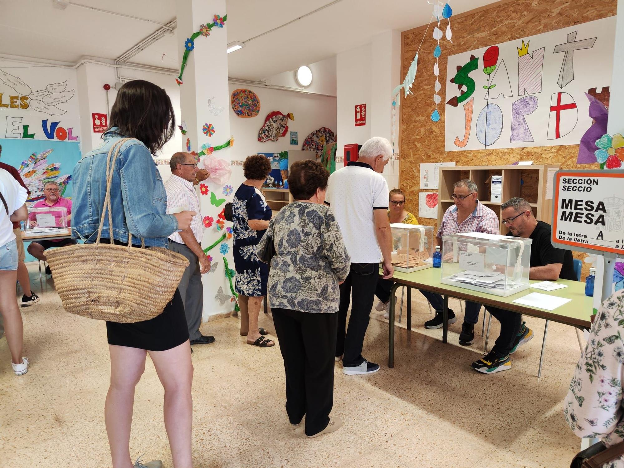 Todas las imágenes de la jornada de elecciones en Ibiza y Formentera