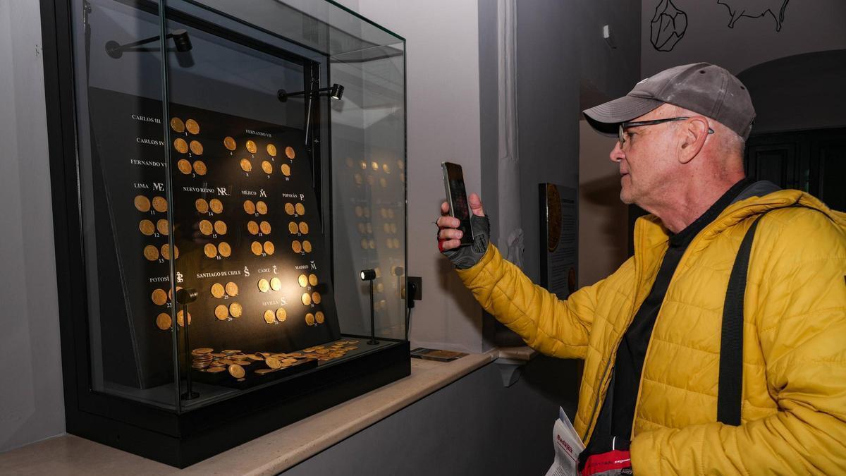 VÍDEO | Un tesoro extraordinario de hace cuatro décadas se exhibe por primera vez en el Arqueológico de Badajoz