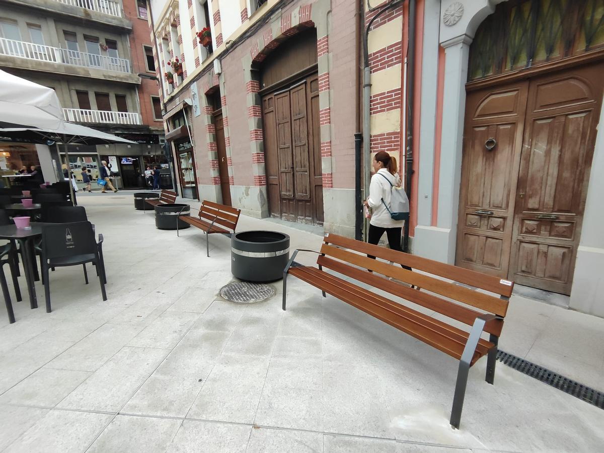 Grado estrena plaza, la primera del plan de peatonalización del centro Grado estrena plaza, la primera del plan de peatonalización del centro