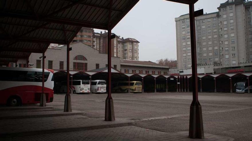 Estación de autobuses de la capital zamorana con el sistema actual de dársenas al aire libre.