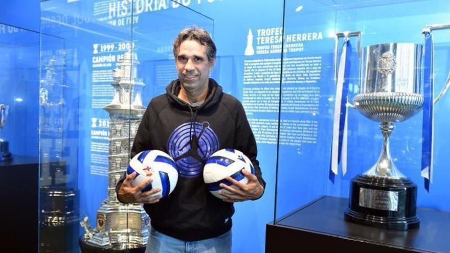 Valerón, en la Déportienda del estadio de Riazor. |  // VÍCTOR ECHAVE