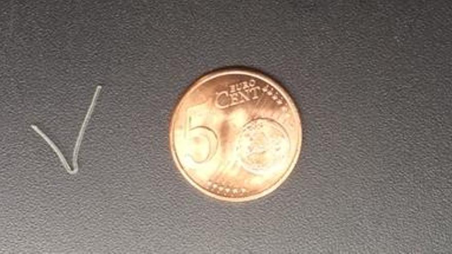 Las tiras son apenas del tamaño de una moneda de 5 céntimos.