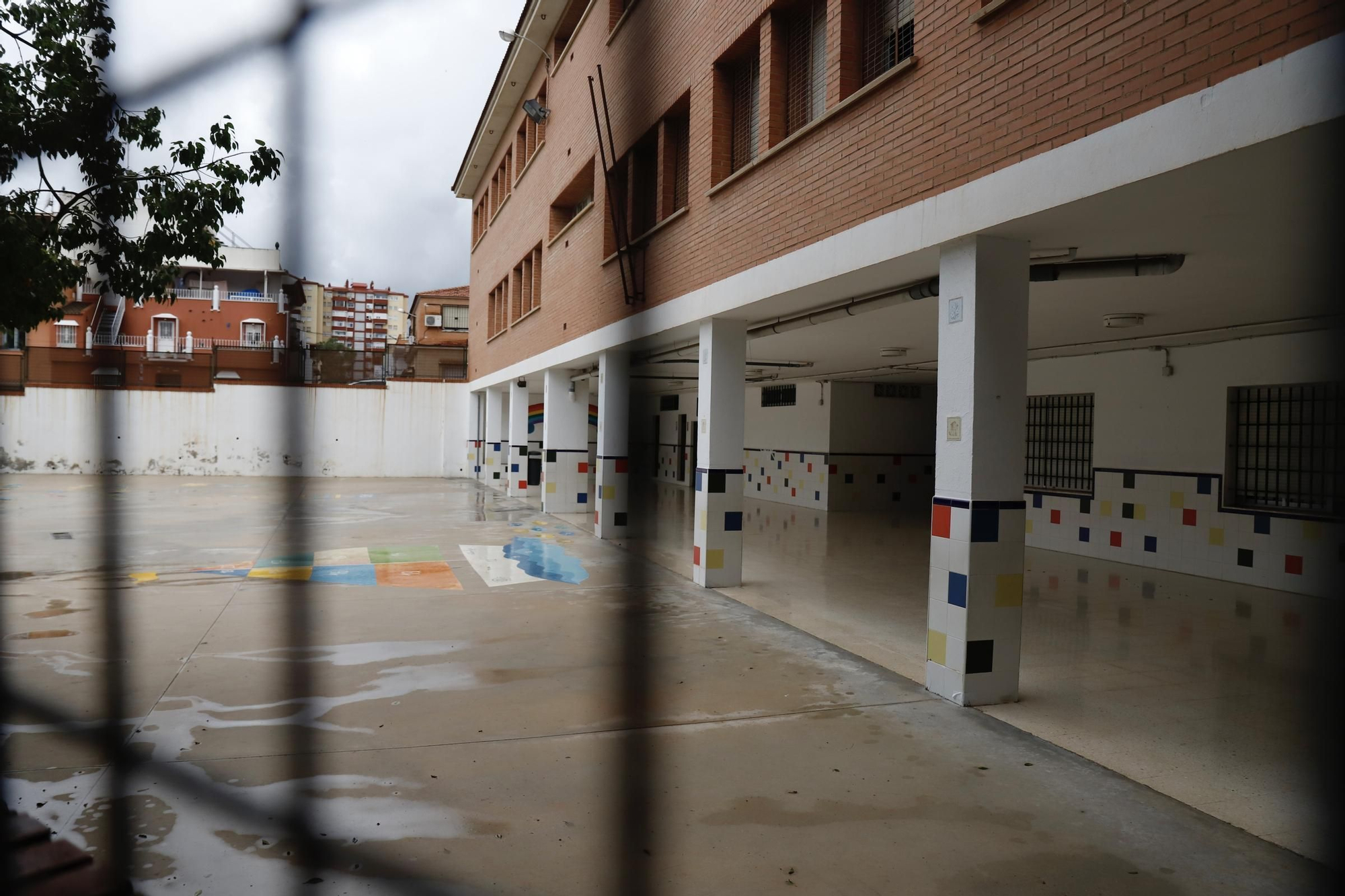 Las calles de Málaga, prácticamente vacías ante la alerta roja por fuertes lluvias