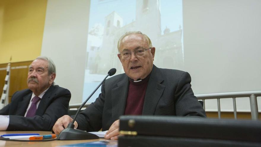 Placa en recuerdo a Antonio Vivo en la Plaza de Santa María de Alicante