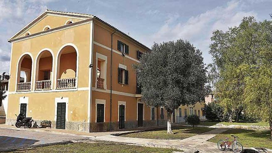 Imagen del edificio principal de la Fundación Natzaret, en Palma, que acoge a menores tutelados por la Administración.