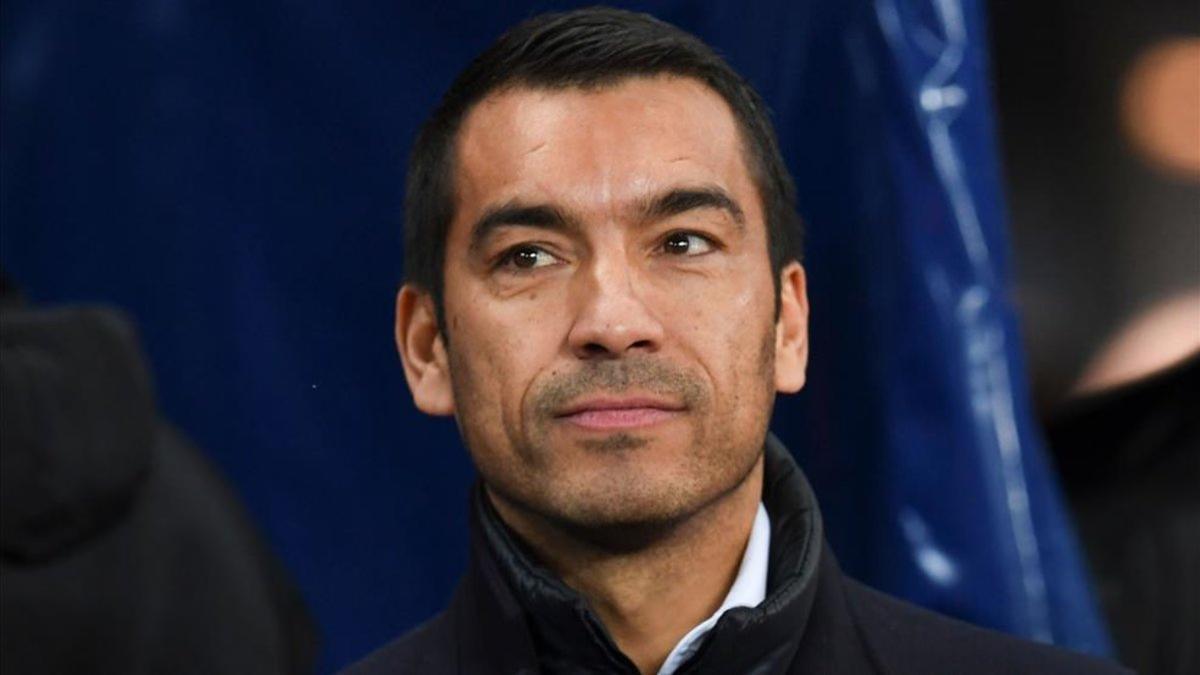 El entrenador holandés, Giovanni Van Bronckhorst, en el partido del Grupo F de la Liga de Campeones entre el Manchester City y el Feyenoord