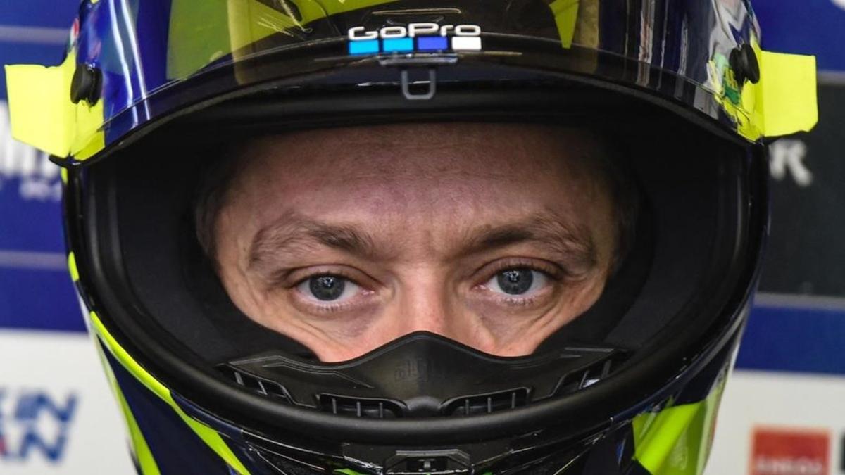 El italiano Valentino Rossi, hoy, en su box de Le Mans.