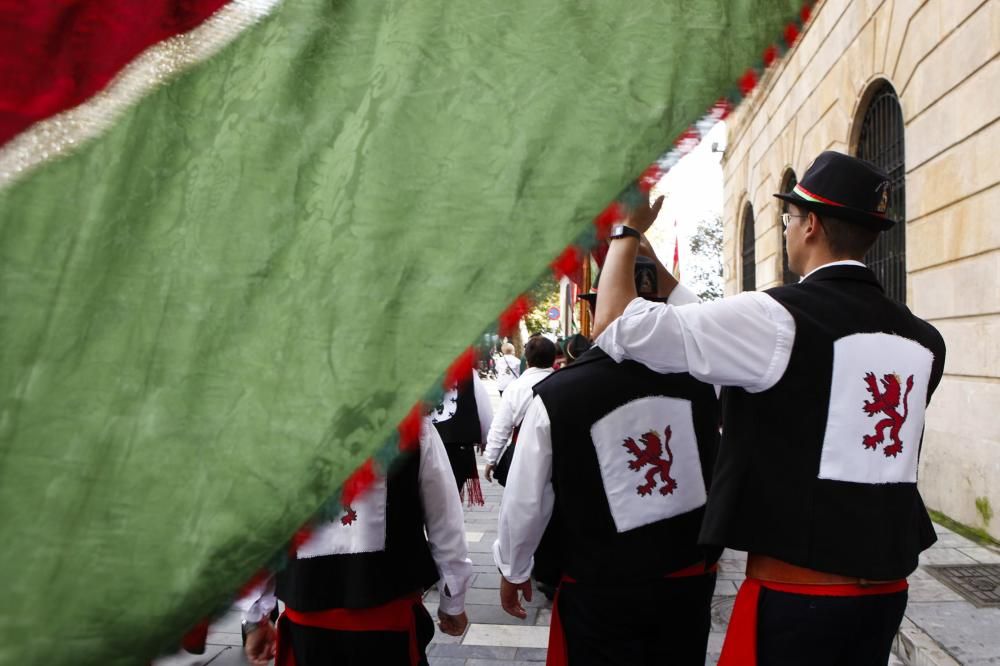 Celebración del Día de León en Gijón