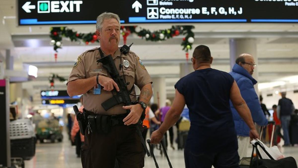 Security At U.S. Airports Heightened Ahead Of Thanksgiving Holiday