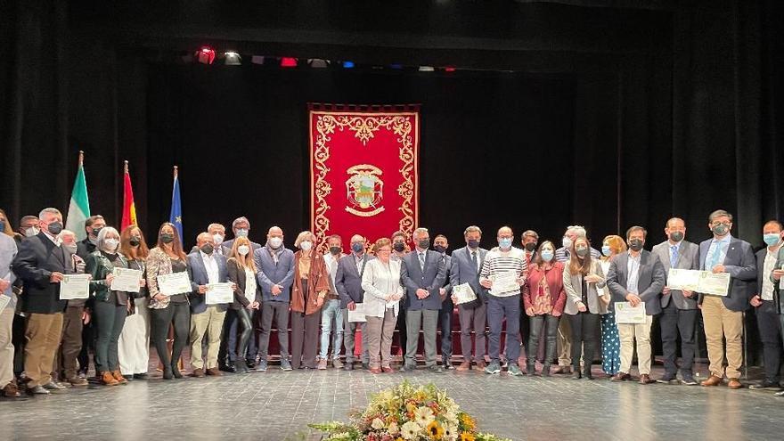 Entrega de distinciones por el Día de Andalucía en Puente Genil.