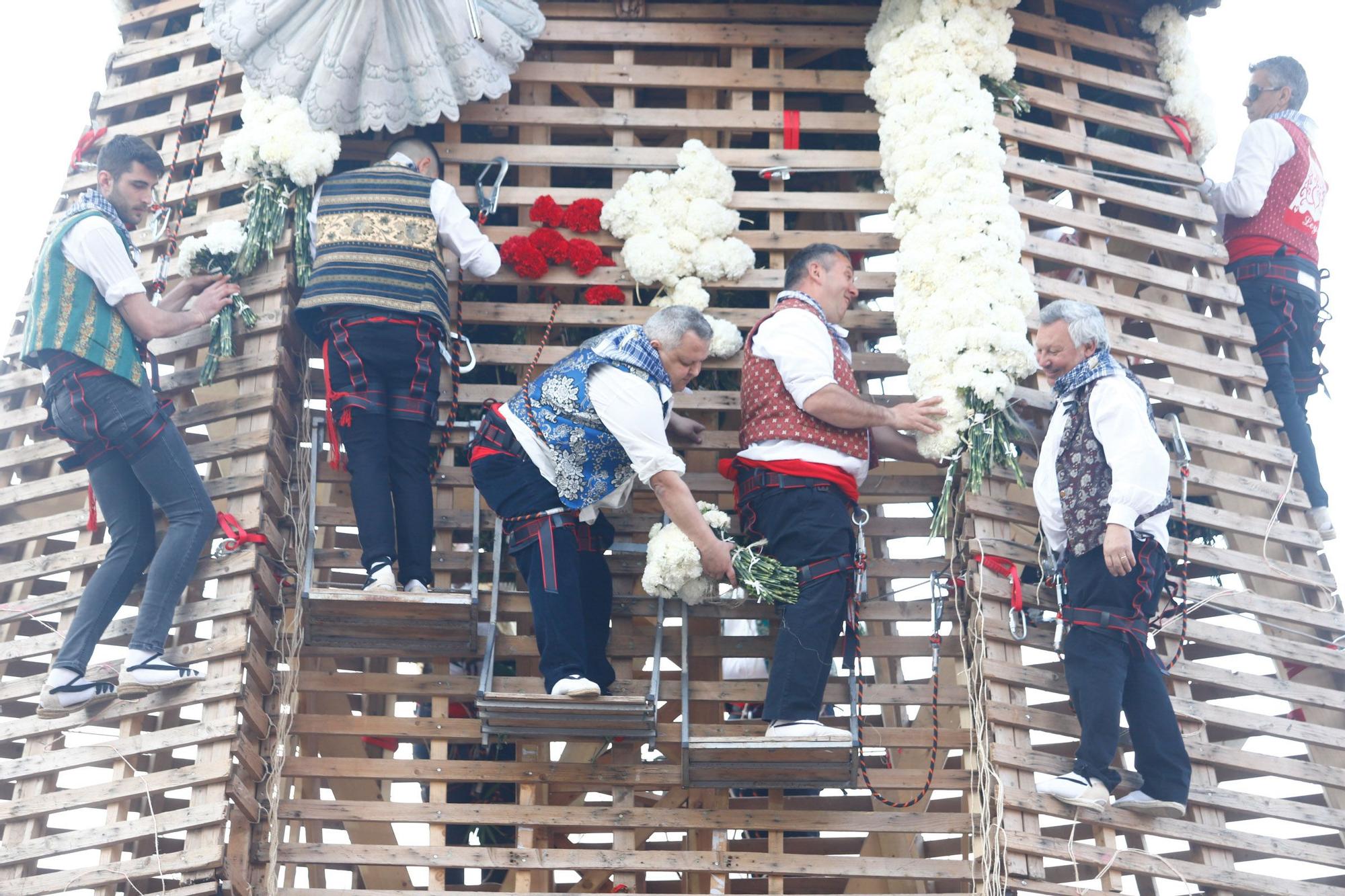 Búscate en el primer día de la Ofrenda en la calle San Vicente entre las 17:00 y las 18:00