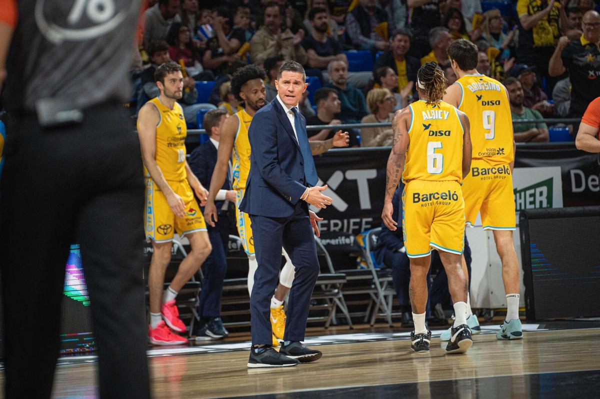 El partido La Laguna Tenerife CB Canarias-CB Gran Canaria, en imágenes