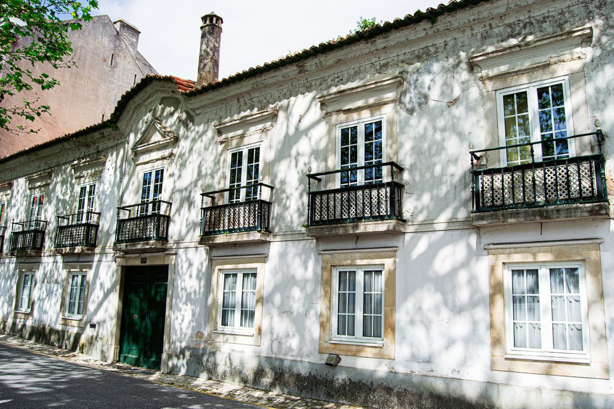 La ciudad presenta un gran abanico de estilos arquitectónicos, desde el barroco hasta el Art Nouveau