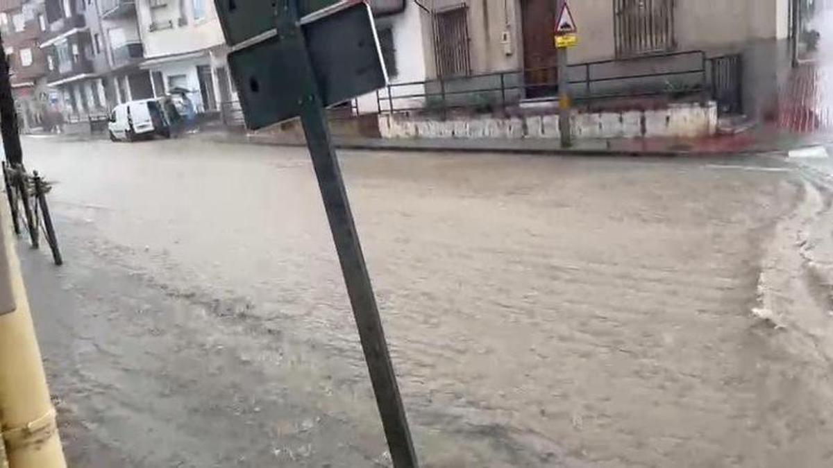 Alerta roja en la Región de Murcia: riesgo de desbordamiento en la rambla de Los Alcázares
