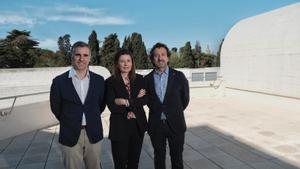 Guillermo Vallet, vicepresidente ejecutivo de Grup Catalonia; Sara Puig, presidenta de la Fundació Joan Miró y Jordi Espelt, director general de H10 Hotels.