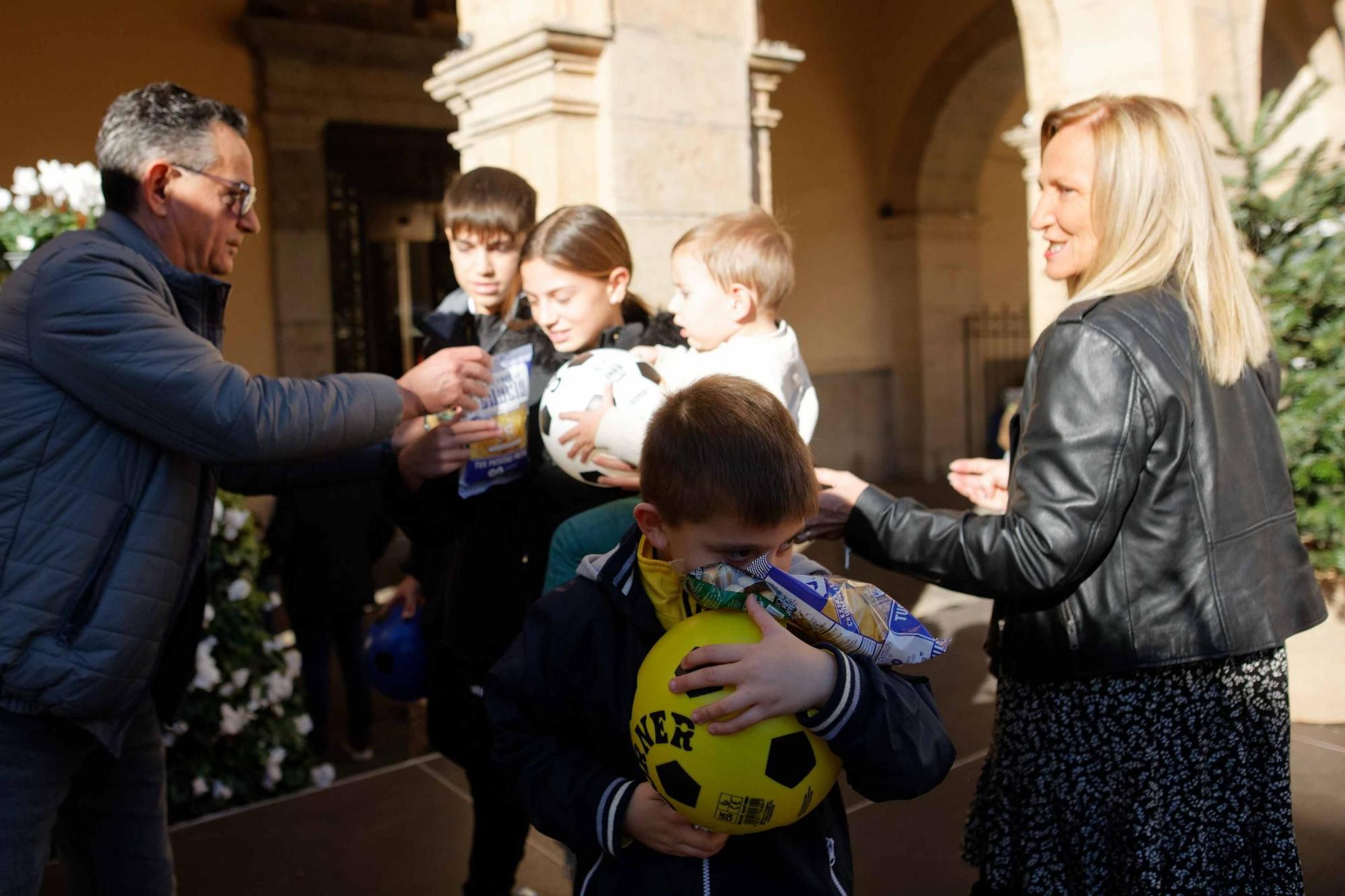 Galería de imágenes: Los 'peques' de Castelló, ilusionados con el Cartero Real