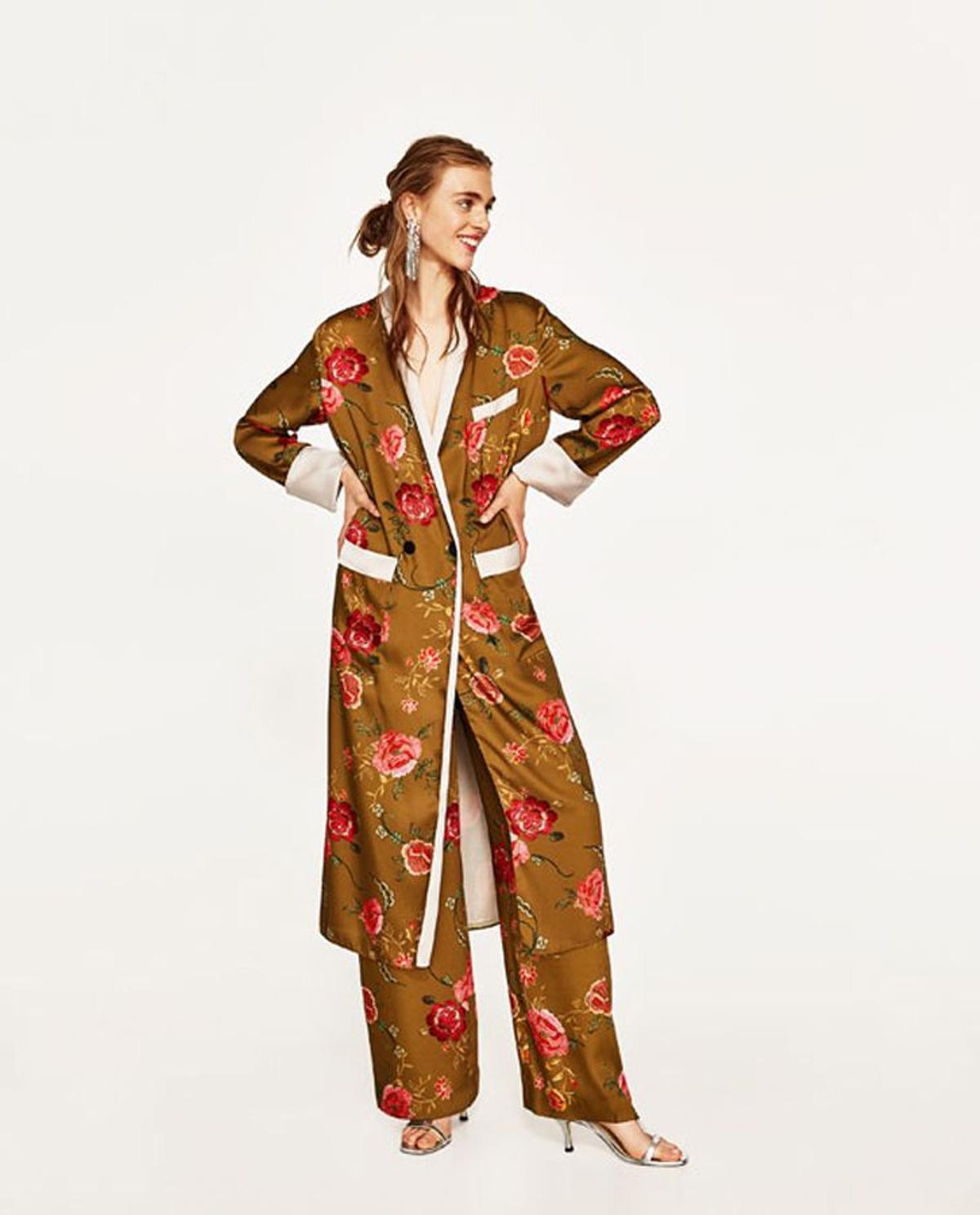 Kimonos largos: conjuntado, de Zara, 59,95 euros