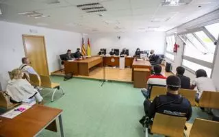 Cuatro acusados de asaltos a casas de Alicante y Elche con el método del hilo de pegamento se declaran culpables