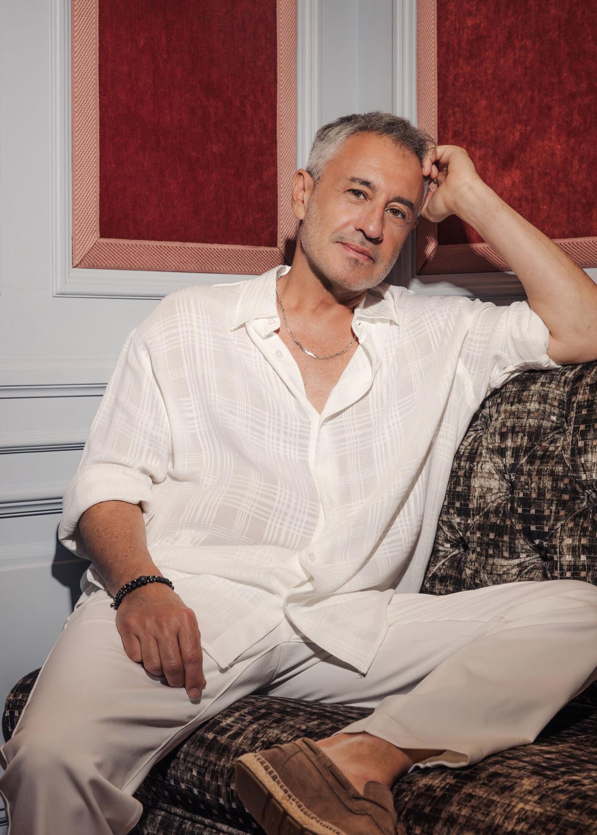 Sergio Dalma en una foto de estudio para la promoción de su disco y gira 2026.