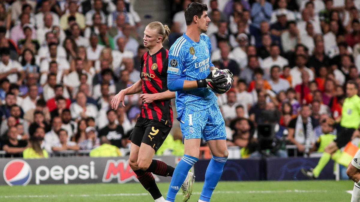 Haaland se lamenta ante Courtois durante el Madrid-City del Bernabéu. Haaland se lamenta ante Courtois durante el Madrid-City del Bernabéu.