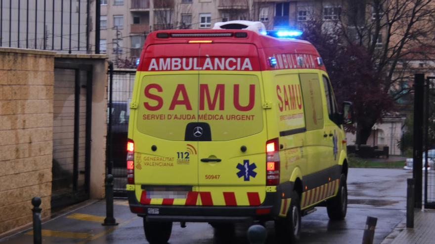 Herido un hombre de 86 años en la Vall de Laguar tras volcar su tractor