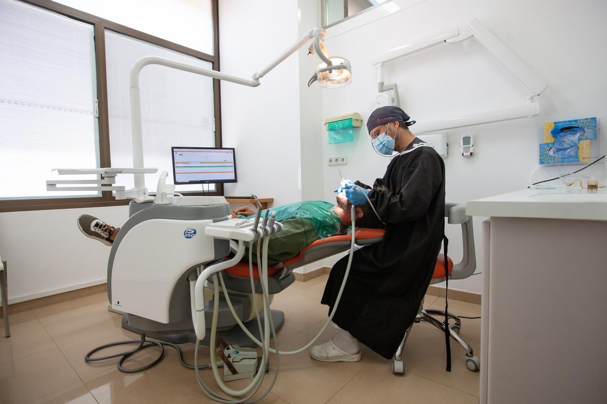 Clínica Dental Mayans