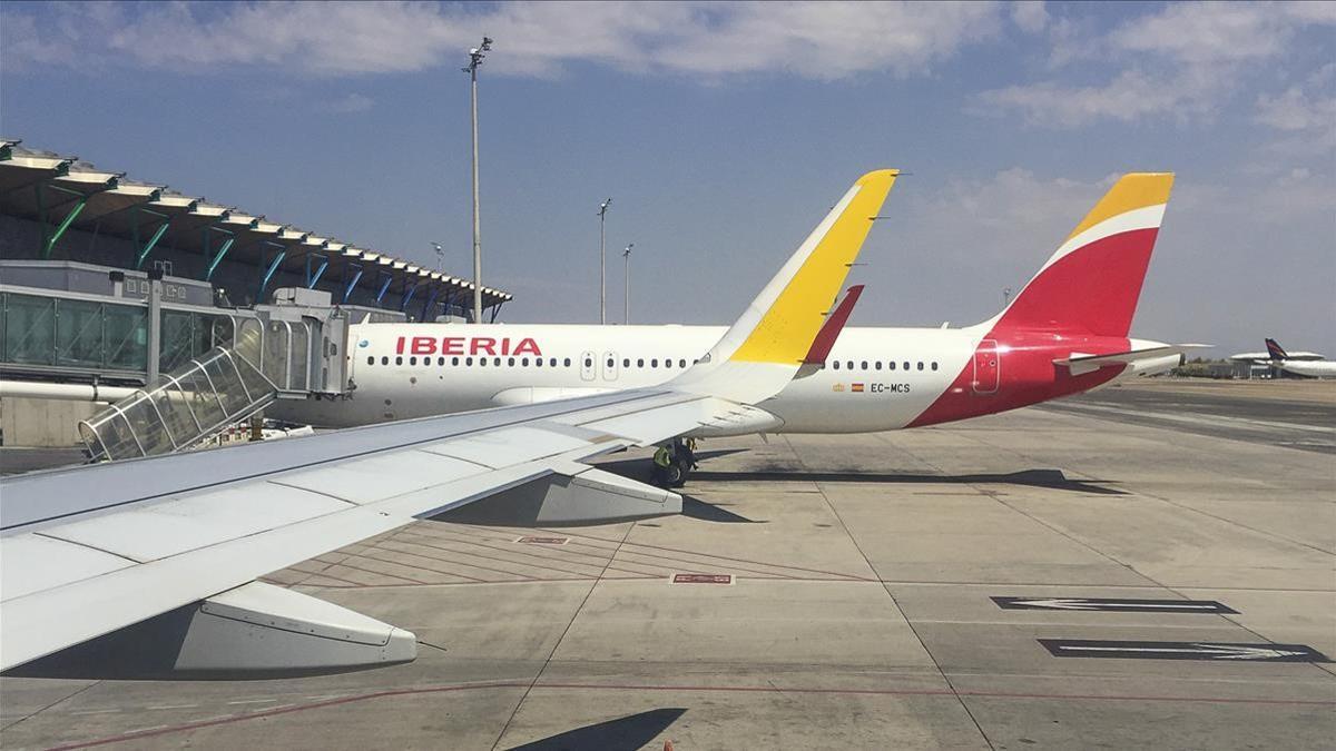 Madrid 10 08 2020 Aeropuerto Adolfo Suarez Barajas Avion Iberia  FOTO JOSEP GARCIA