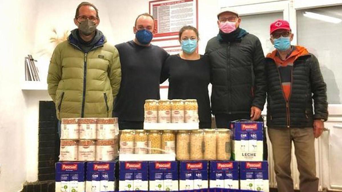 La PB Solsona i Comarca entrega los alimentos a la Cruz Roja