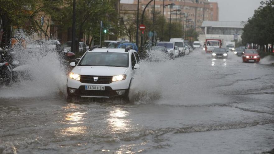 València, colapsada por la tromba de agua