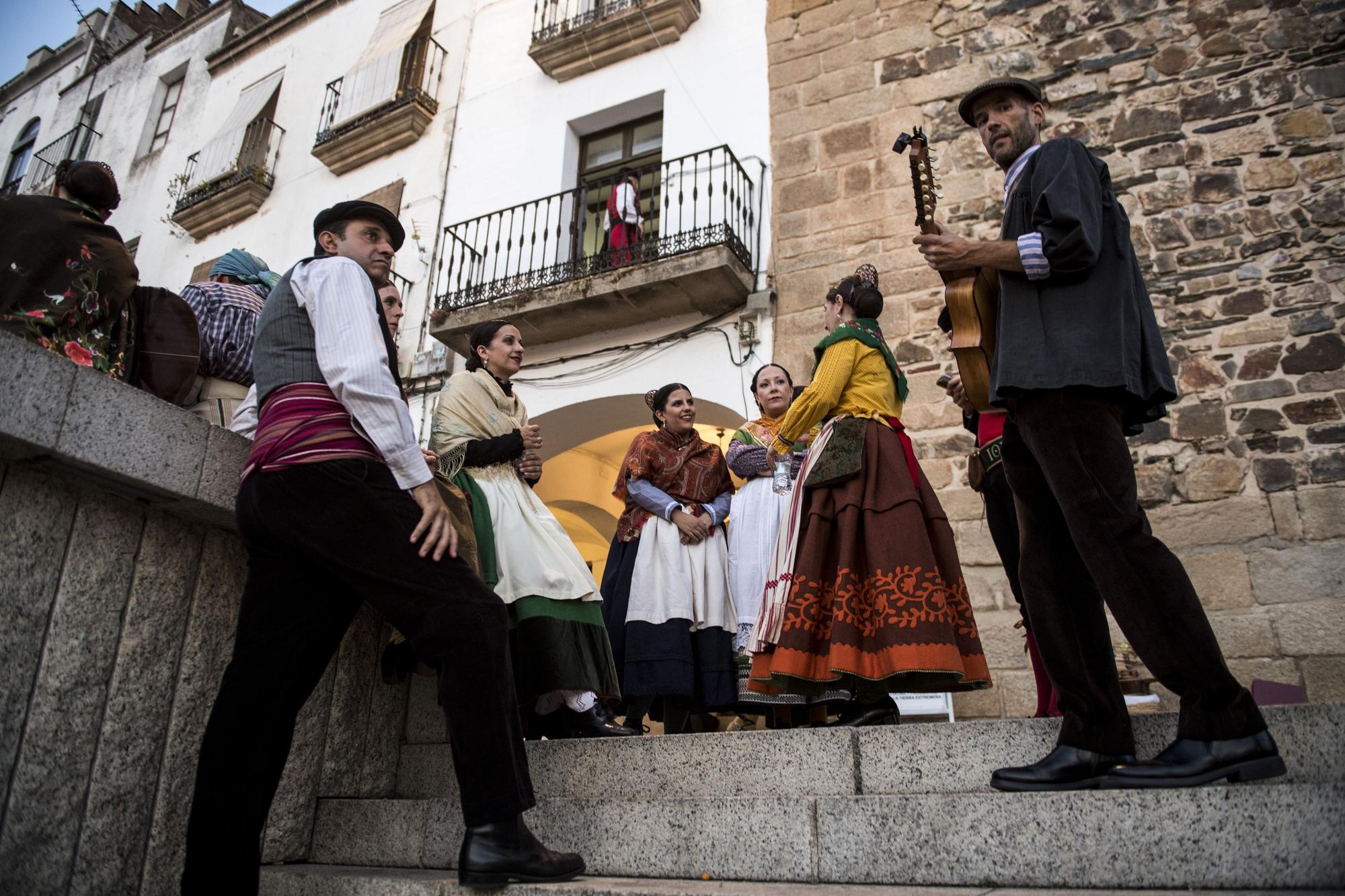 Fotogalería | Así fue el festival internacional de folclore Ciudad de Cáceres