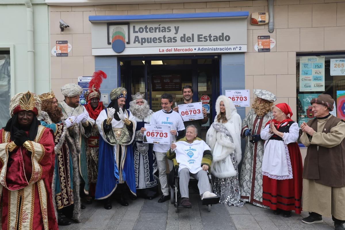 La administración número 2 de San Vicente ha vendido dos décimos del primer premio de El Niño