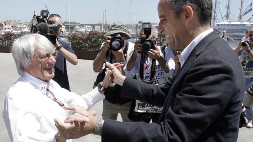 Francisco Camps y Ecclestone, magnate de la Fórmula 1, en una visita al circuito urbano en 2011