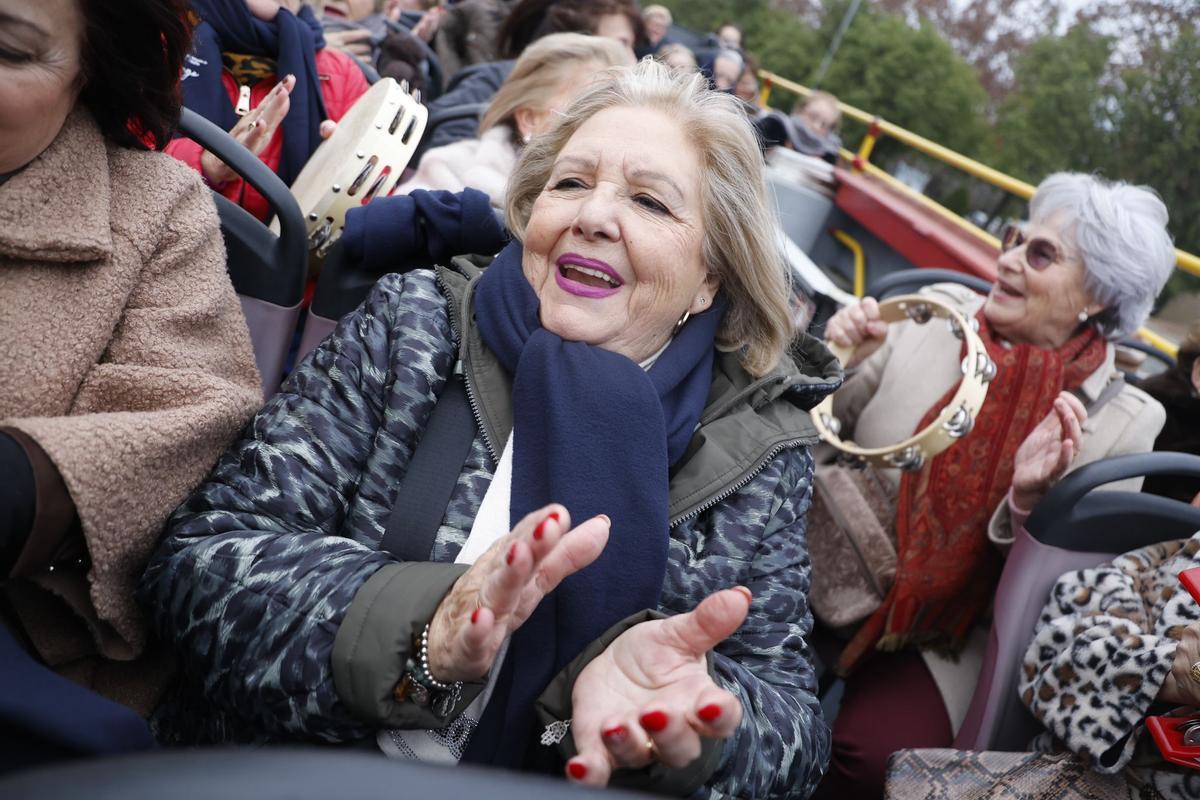 Los mayores llenan la ciudad de villancicos