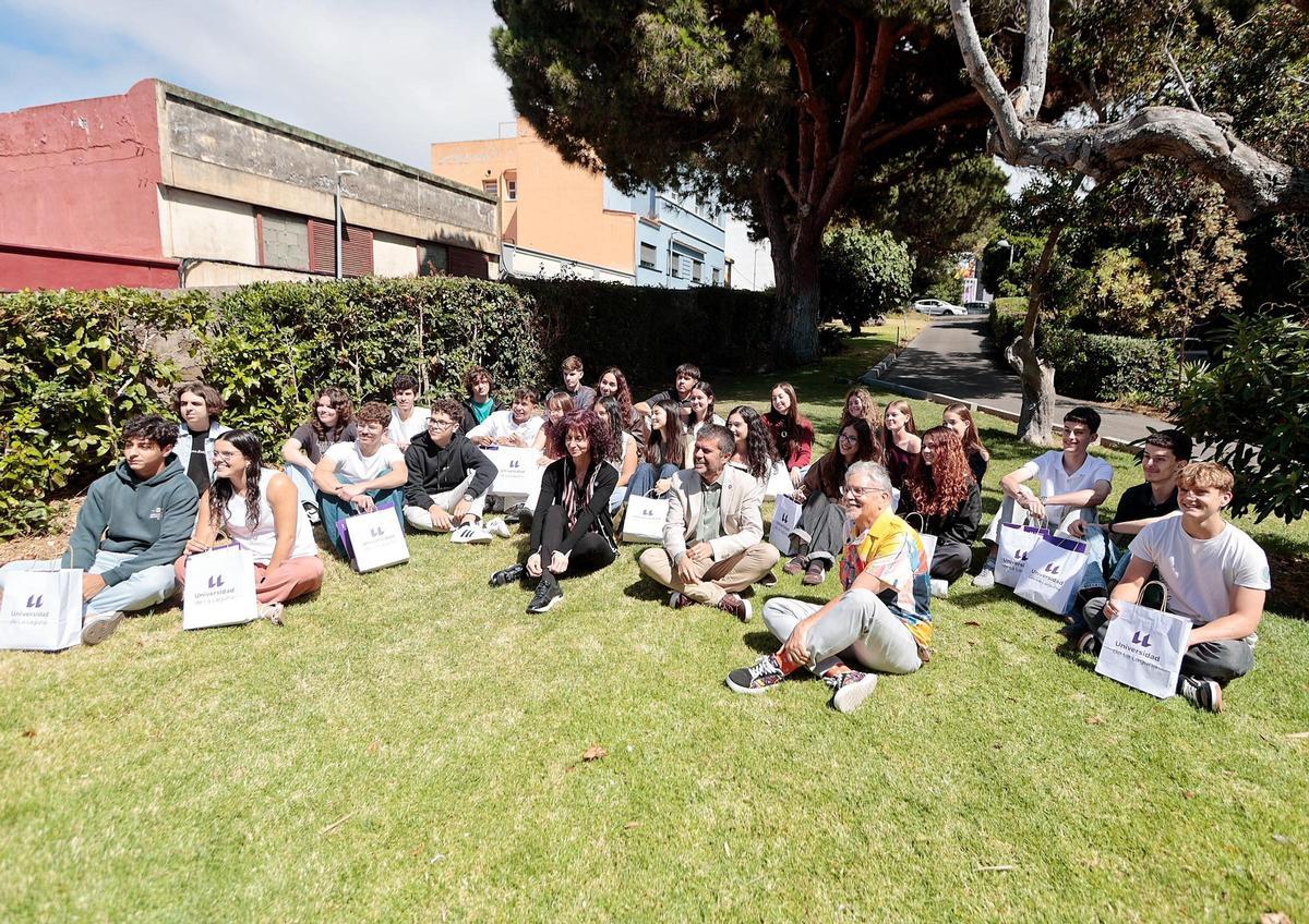 La Universidad de La Laguna reconoce a las treinta mejores notas de la PAU La Universidad de La Laguna reconoce a las treinta mejores notas de la PAU