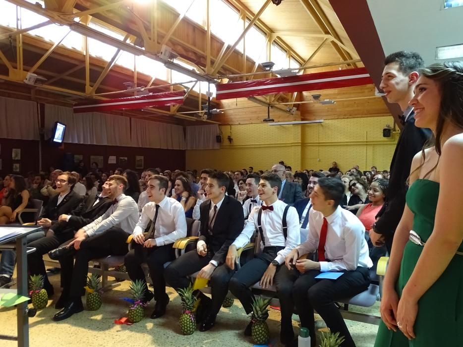 Ceremonias de graduación de Bachillerato en varios institutos de Avilés y Corvera