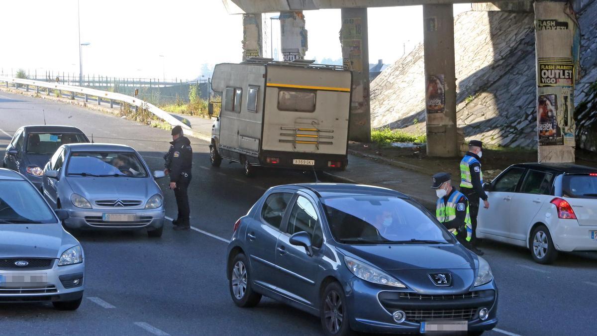 Un control perimetral reciente entre Vigo y Redondela. / FdV