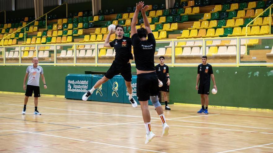 El Balonmano Gáldar se estrena ante su afición con un derbi en la Copa de Canarias