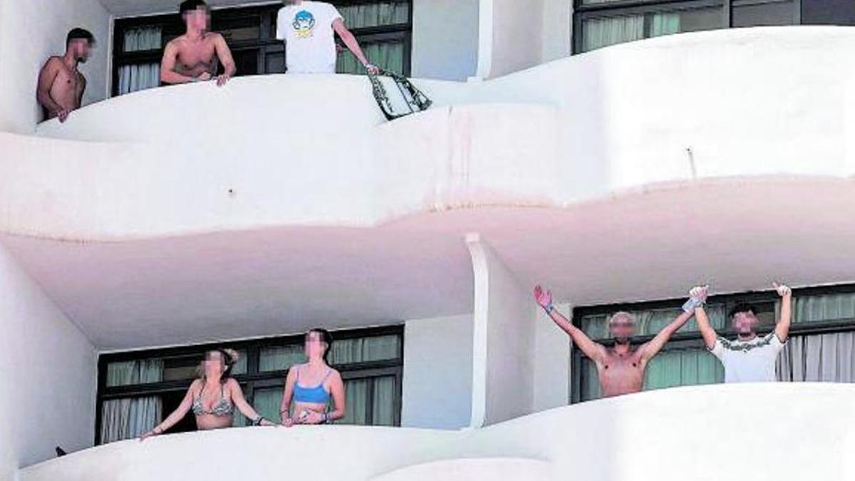Estudiantes aislados en el hotel covid en Mallorca, historia sobre la que Prime Video rueda una comedia
