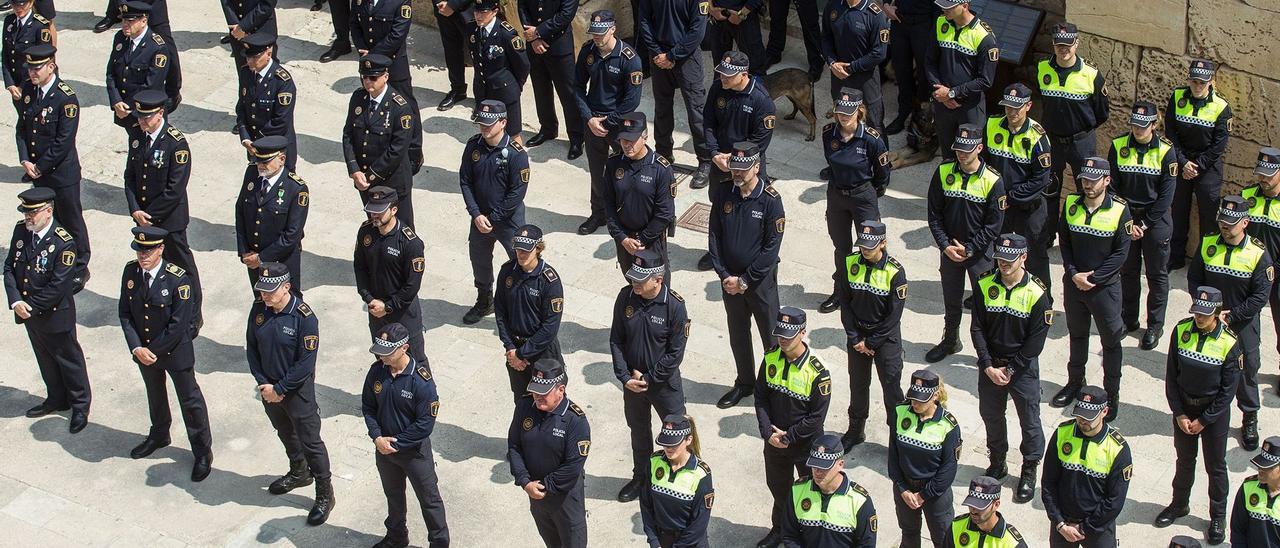 Celebración de un día de la Policía Local de Alicante en el castillo de Santa Bárbara en una imagen de archivo.