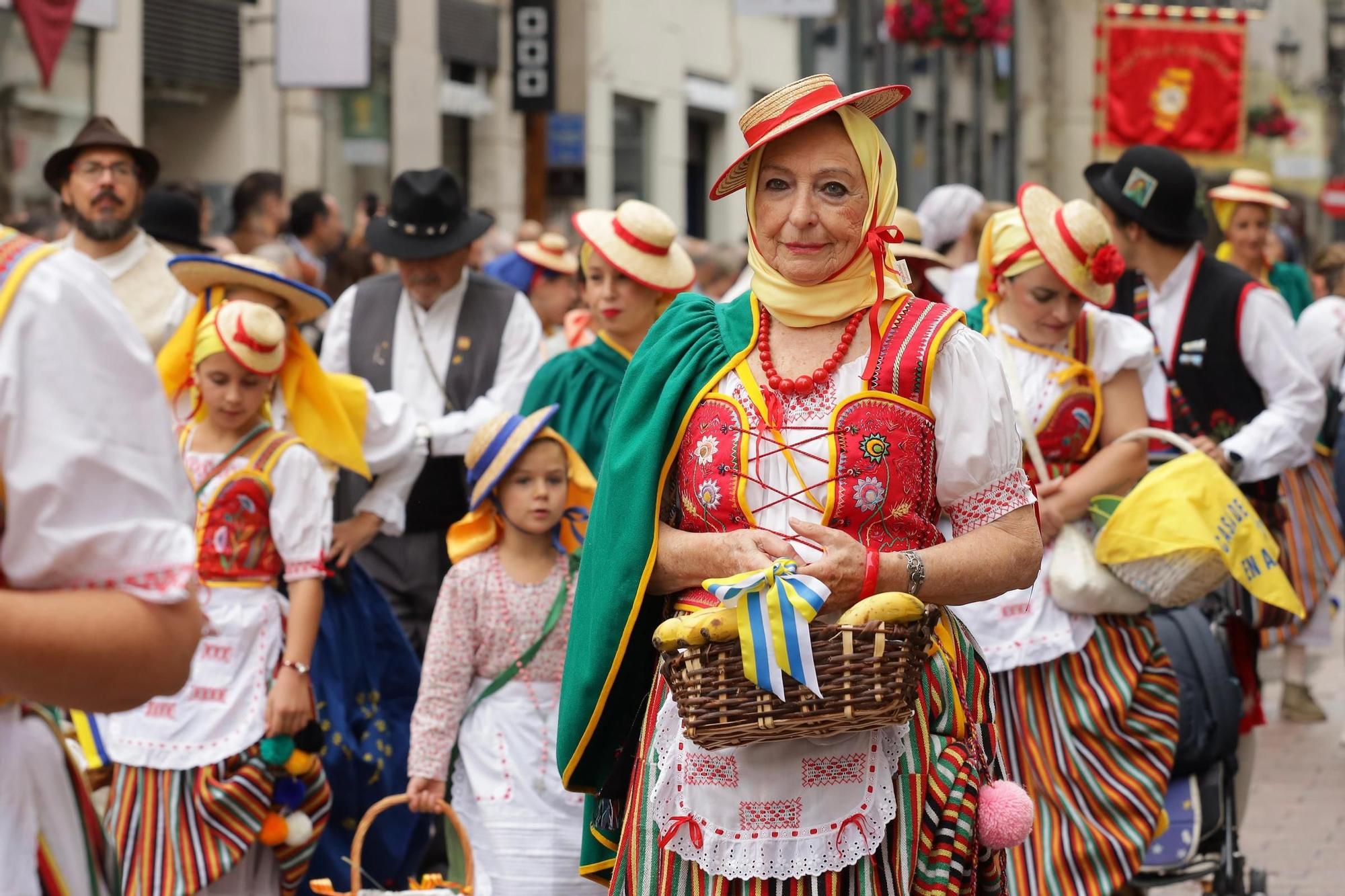 La Ofrenda de Frutos brilla un año más por el centro de Zaragoza