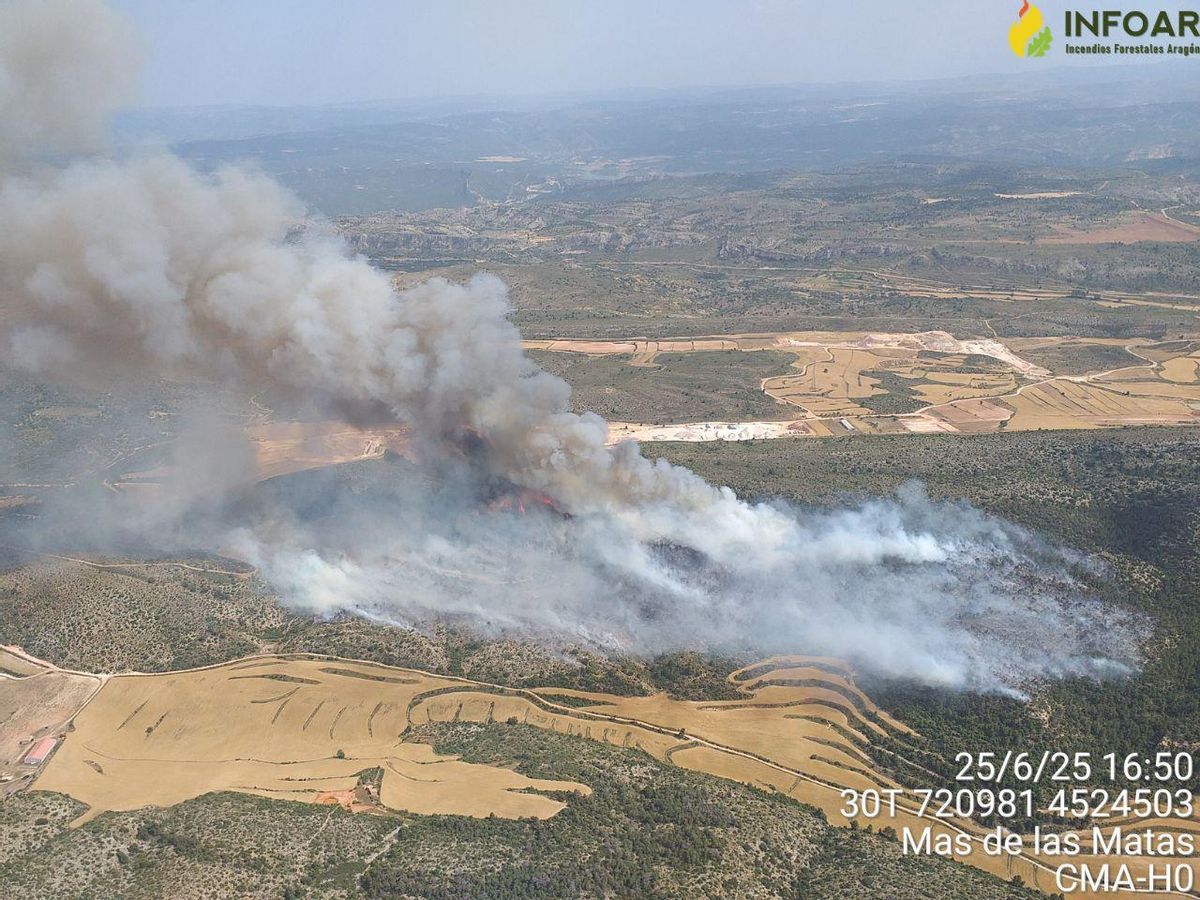 Imagen aérea del incendio a las 16.50 horas, este martes, ya en extinción.