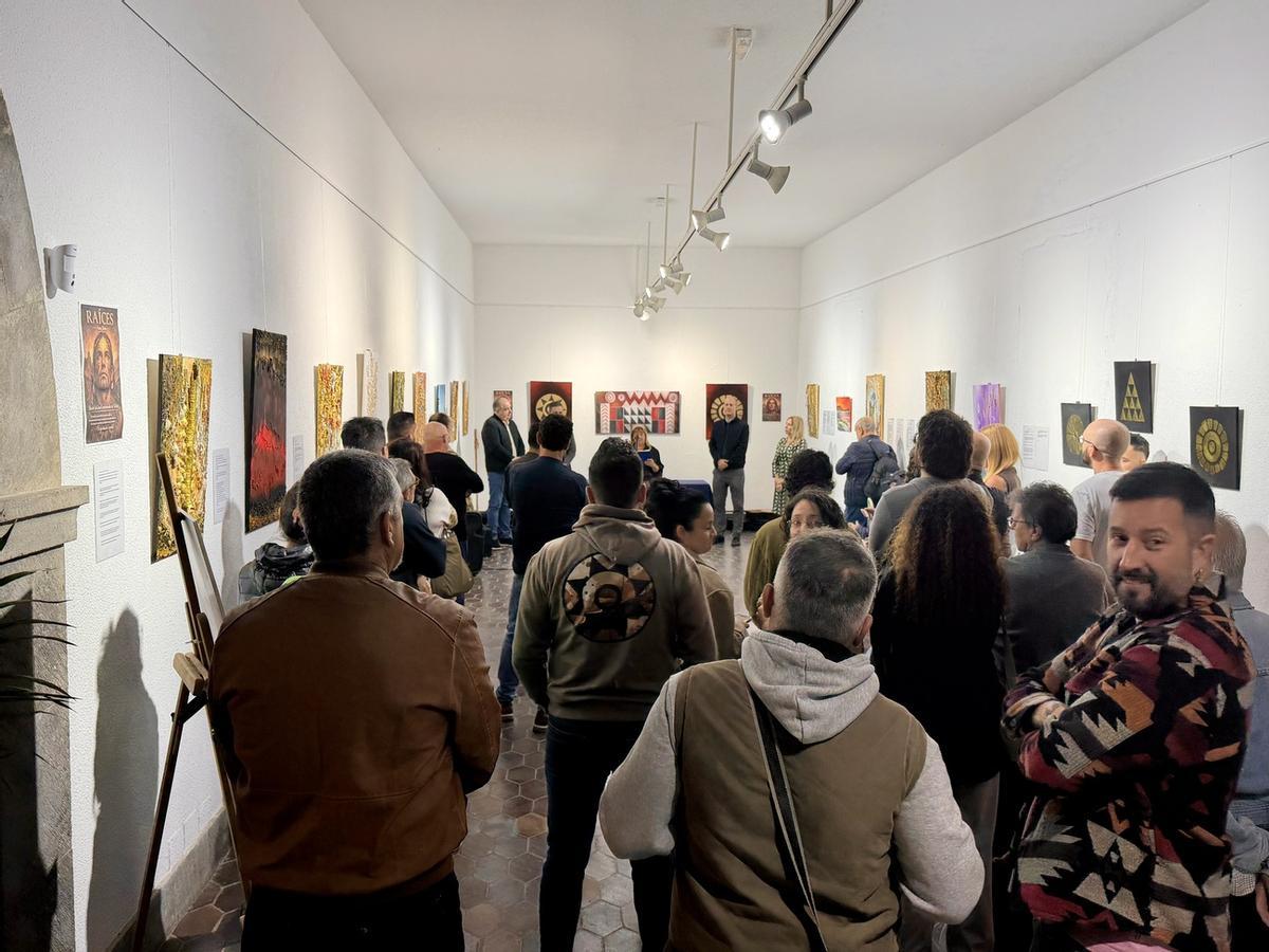 Exposición 'Raíces' en las Casas Consistoriales de Telde