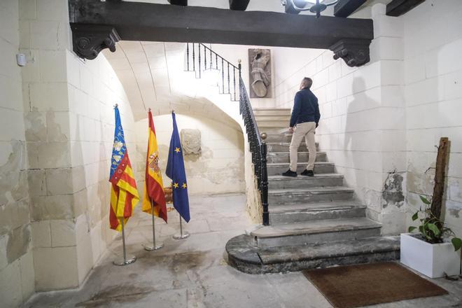 Problemas en forjados y muros de carga, humedades e instalaciones: un informe fija en cuatro millones de euros el coste de rehabilitar el Palacio del Marqués de Rafal en Orihuela