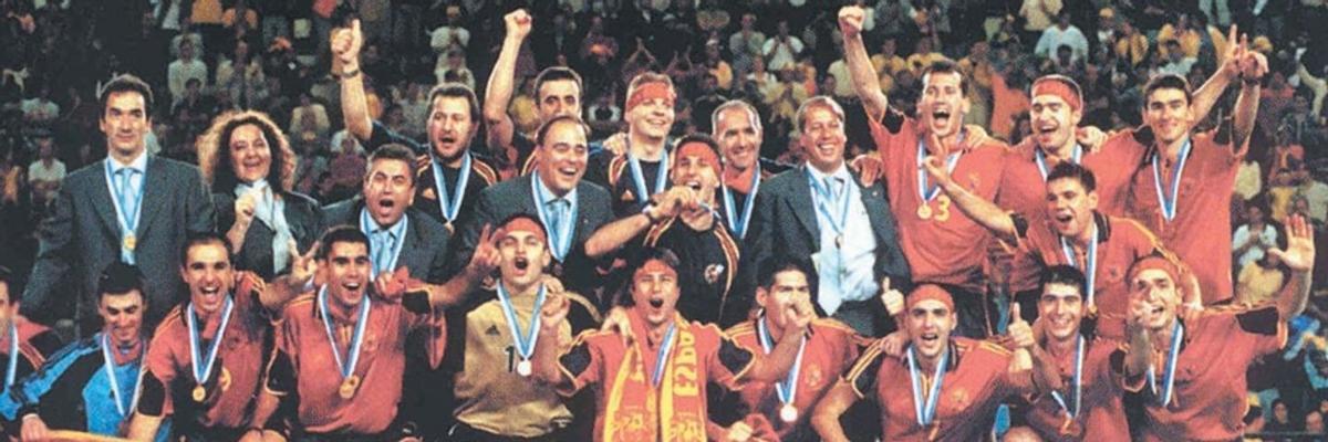 La selección española celebra la conquista el Mundial de Guatemala.