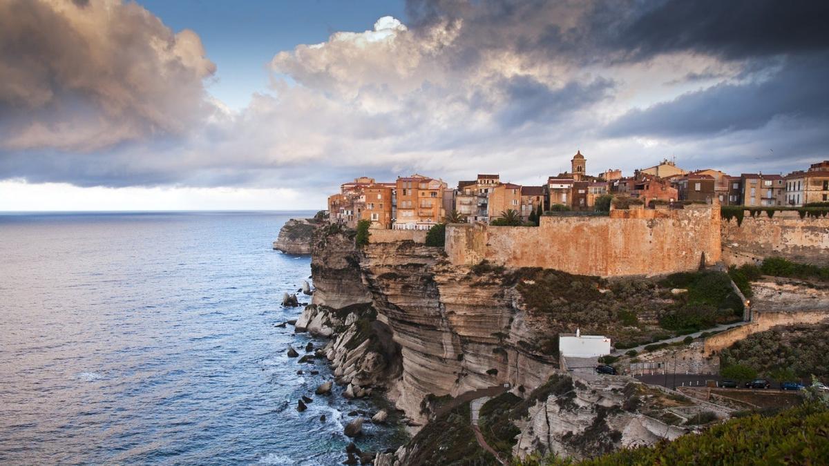Bievenidos a Bonifacio, uno de los rincones más llamativos del Mediterráneo