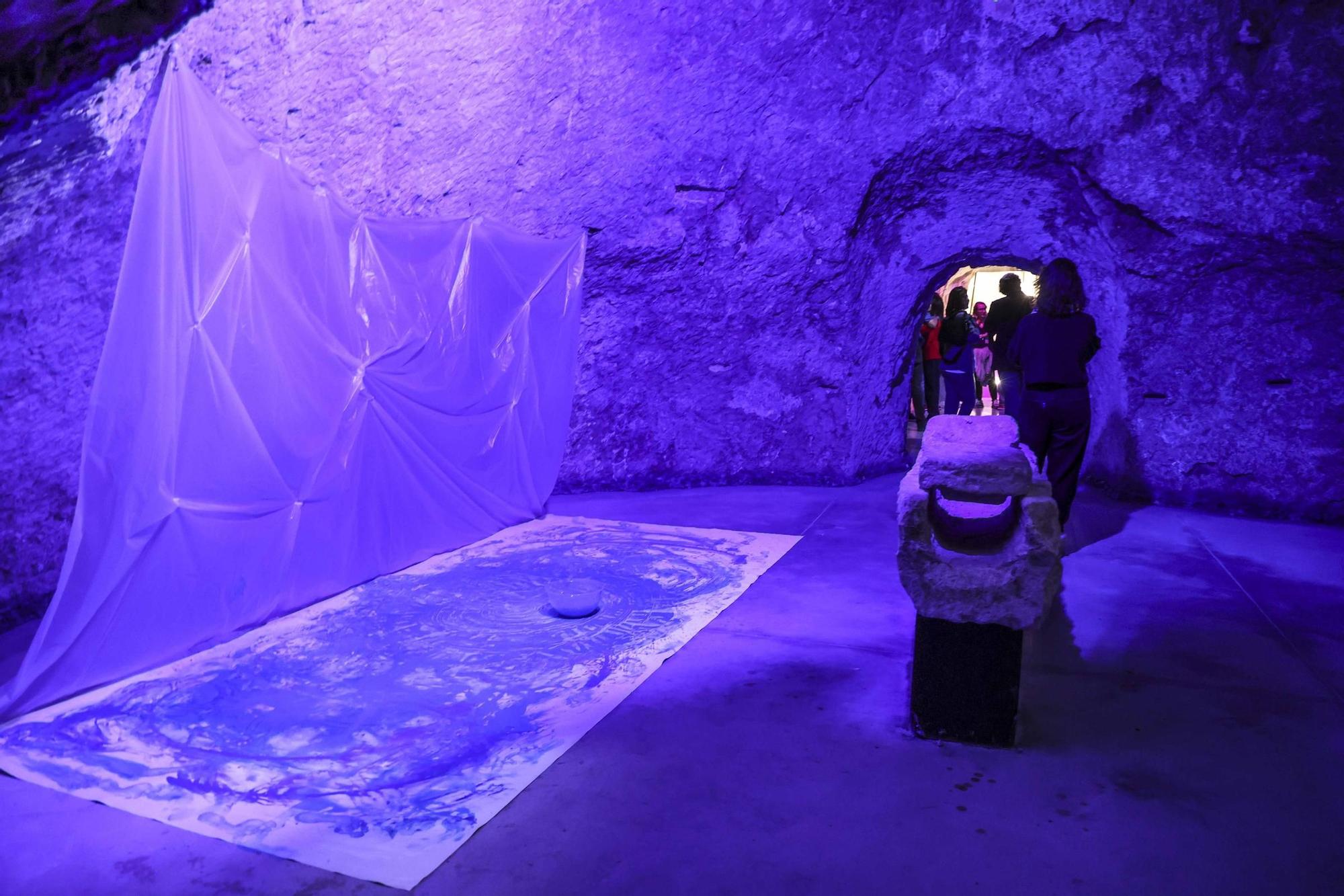 La artista costarricense Karla Solano instala "Origen" en la nueva sala multimedia del Museo de Aguas de Alicante