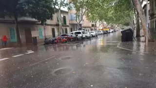 Düster wie in der Nacht: Heftiges Sommergewitter überrascht Mallorca