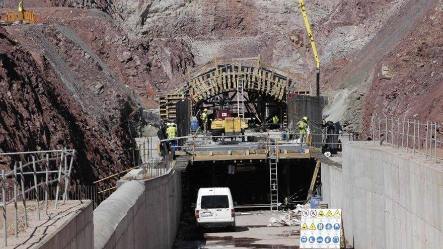 La oposición critica el optimismo de Alcalde con el Pacto del Agua